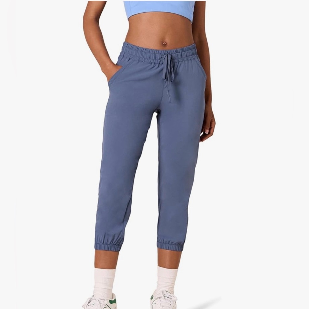 Amazon Essentials Women’s Active Performance Stretch Woven Crop Jogger Pants